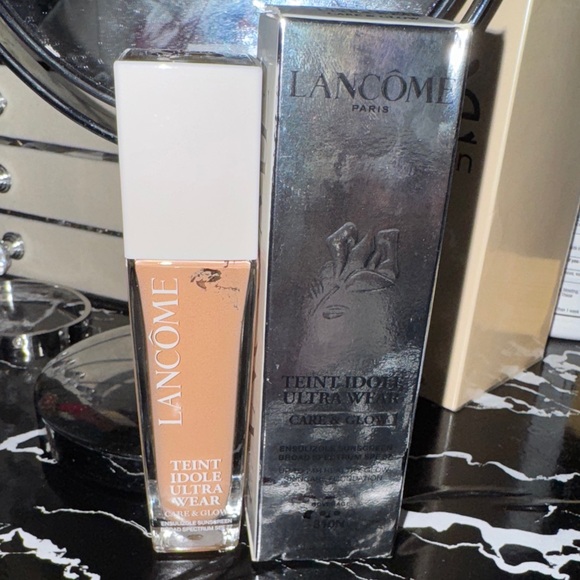 Lancome Teint Idole Ultra Wear Foundation - Care & Glow - Picture 2 of 6